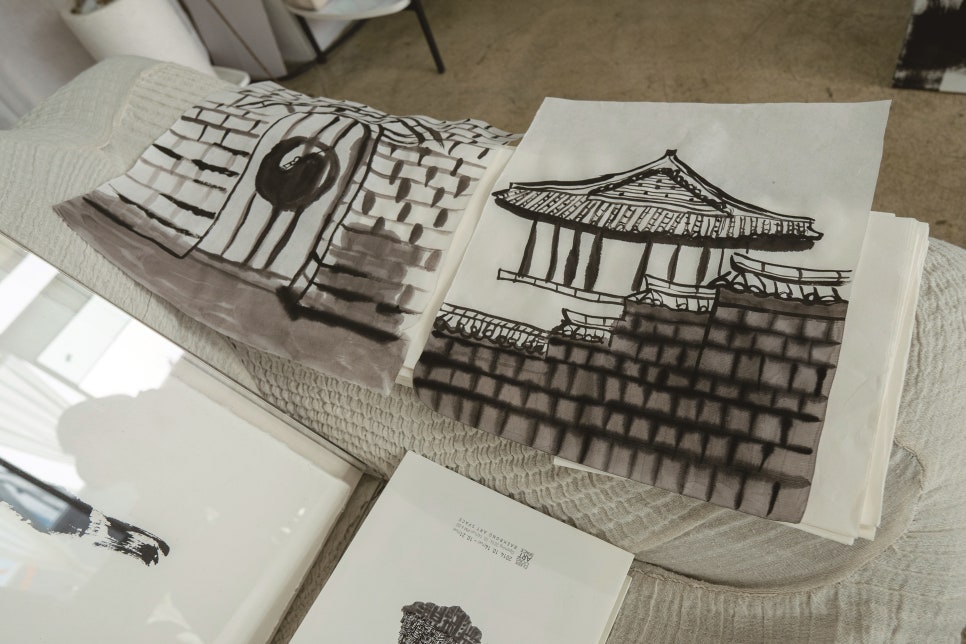 화성시 자료집 책자 디자인 — 「우리 동네 예술가」 결과자료집 6번 이미지 - 책자/공공기관 디자인타임 제작 사례